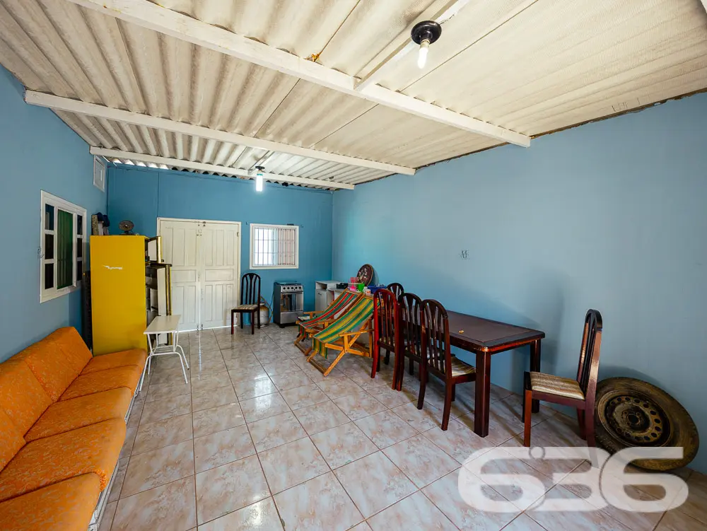 OPORTUNIDADE DE CASA À VENDA PRÓXIMA DA PRAIA EM B