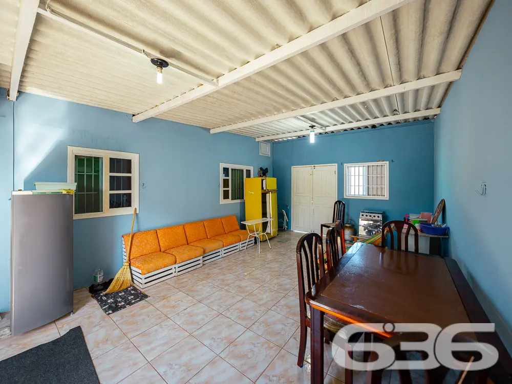 OPORTUNIDADE DE CASA À VENDA PRÓXIMA DA PRAIA EM B