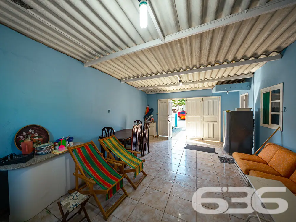 OPORTUNIDADE DE CASA À VENDA PRÓXIMA DA PRAIA EM B
