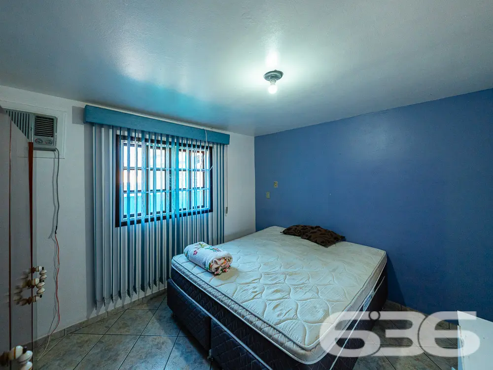 OPORTUNIDADE DE CASA À VENDA PRÓXIMA DA PRAIA EM B