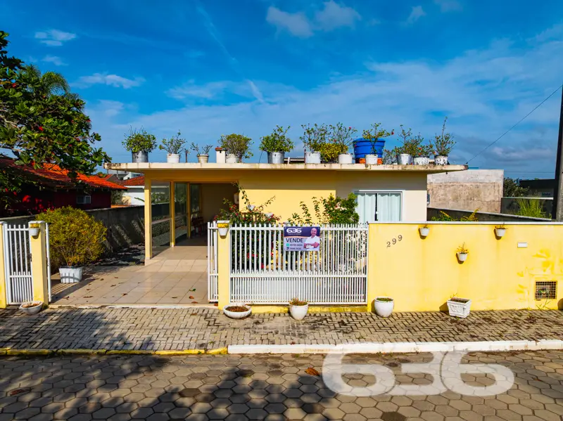 Residência térrea charmosa, com edícula e espaço d