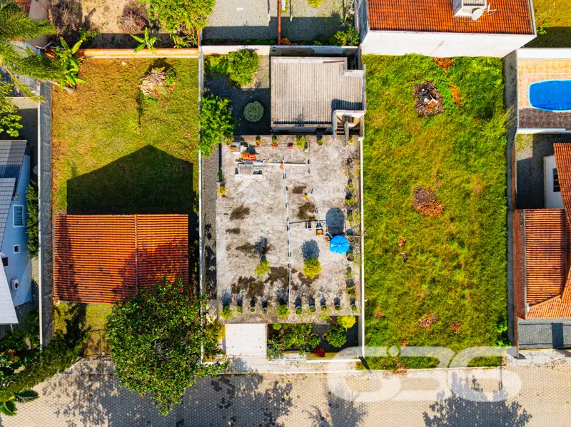Residência térrea charmosa, com edícula e espaço d