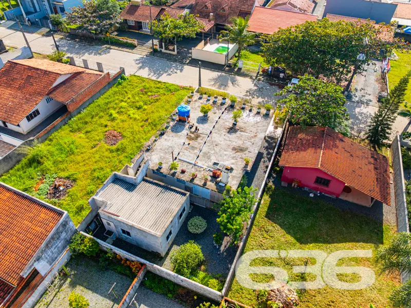Residência térrea charmosa, com edícula e espaço d