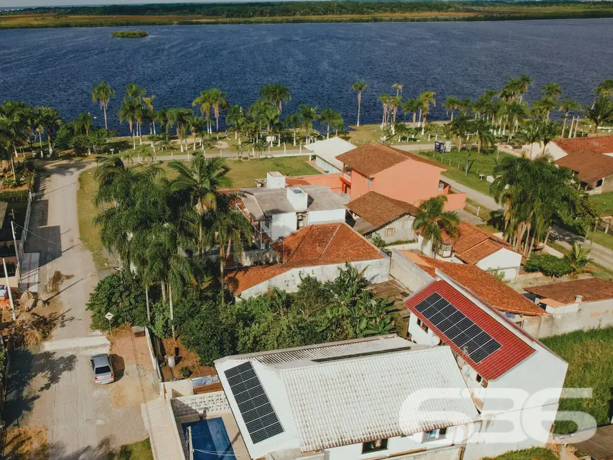 TERRENO À VENDA A POUCOS METROS DA LAGOA MARIA FER