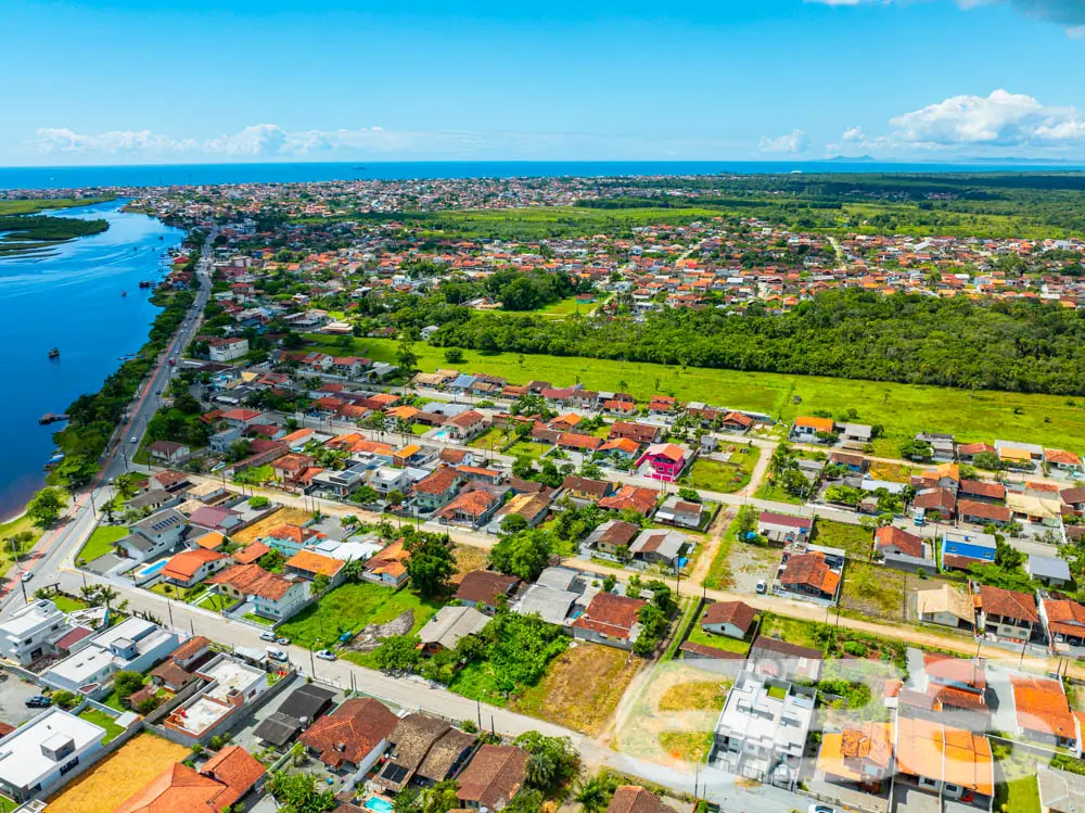 Terreno à Venda em Balneário Barra do Sul – Próxim