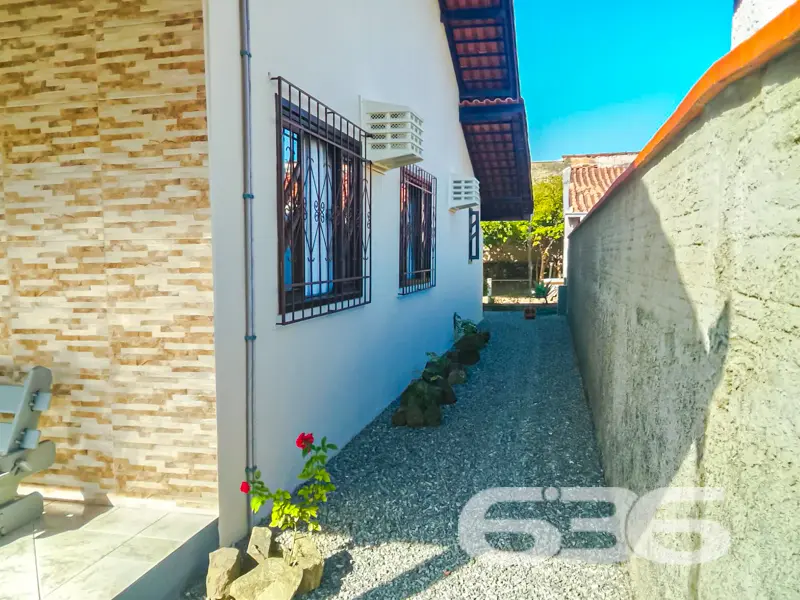 Casa térrea à venda no bairro Pinheiros em Balneár