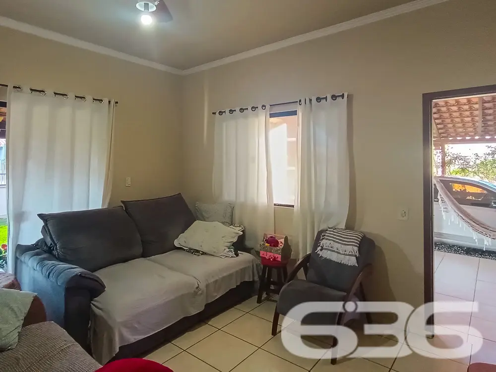 CASA COM 3 QUARTOS A POUCOS PASSOS DA LAGOA
Imagi