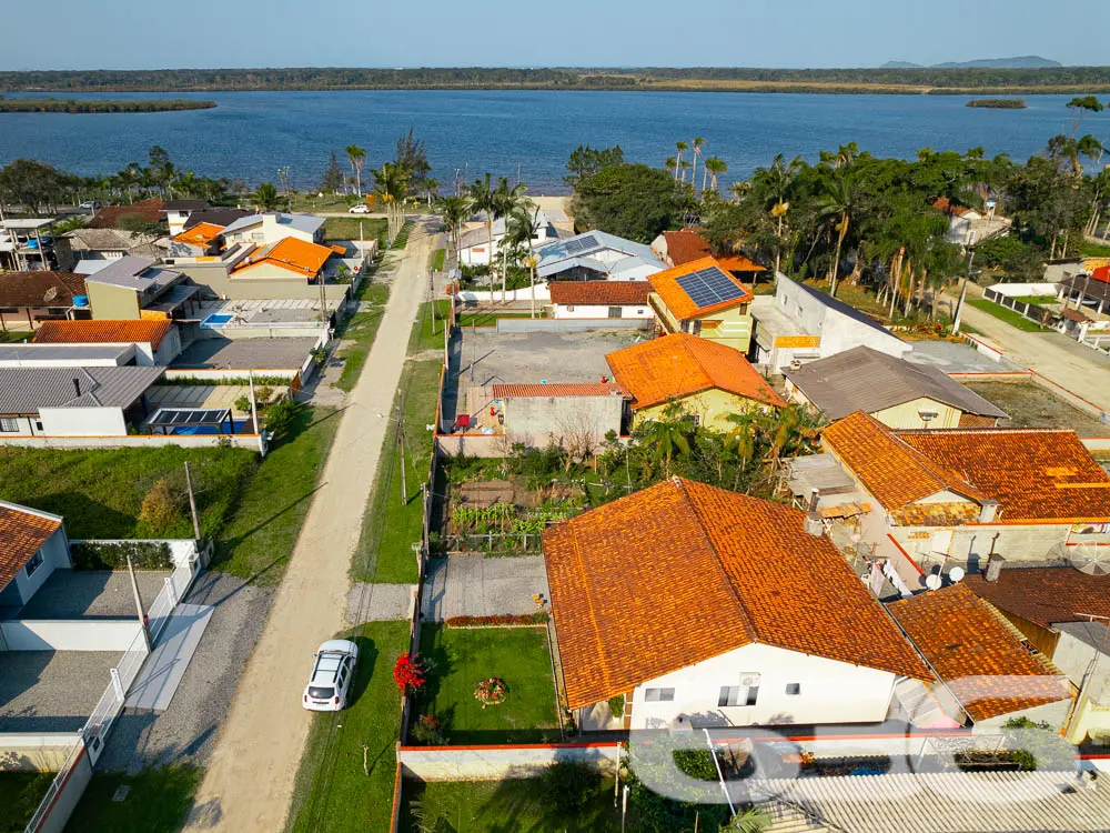 CASA COM 3 QUARTOS A POUCOS PASSOS DA LAGOA
Imagi