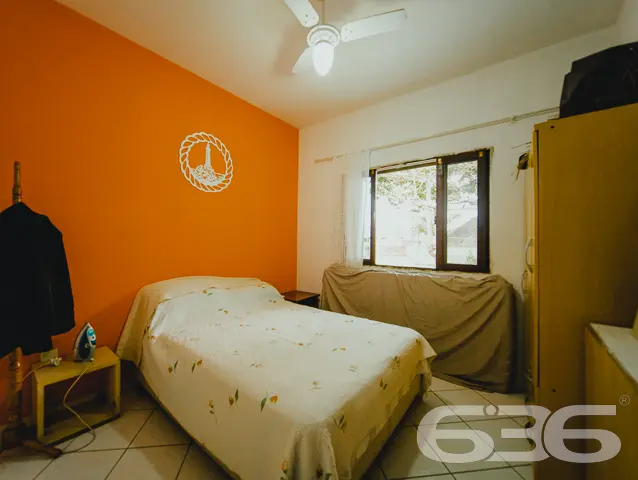 RESIDÊNCIA À VENDA EM BALNEÁRIO BARRA DO SUL, SANT