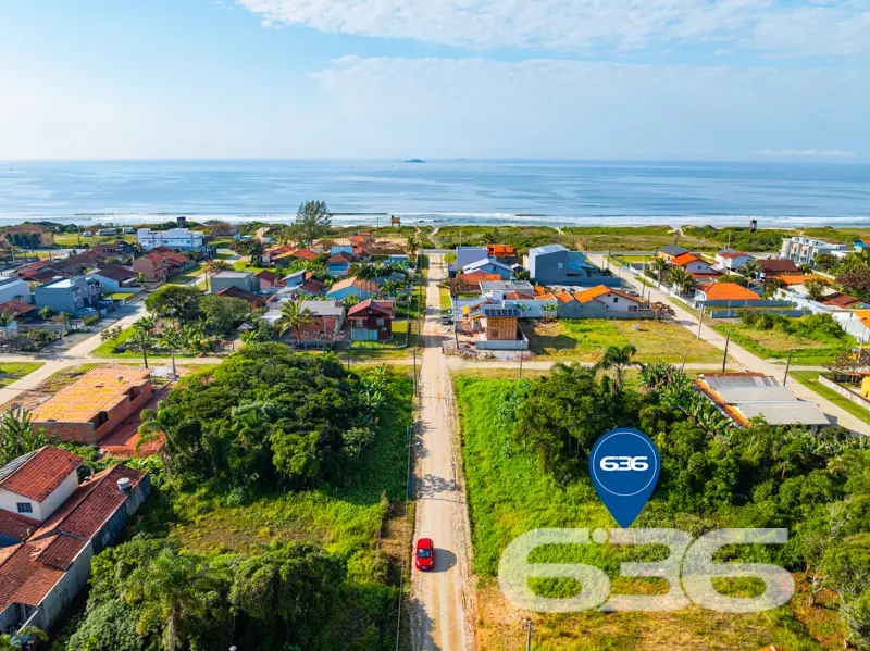 Terreno plano a 170 metros do mar no bairro Salina
