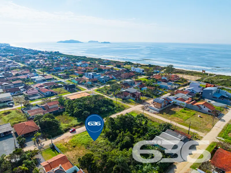 Terreno plano a 170 metros do mar no bairro Salina