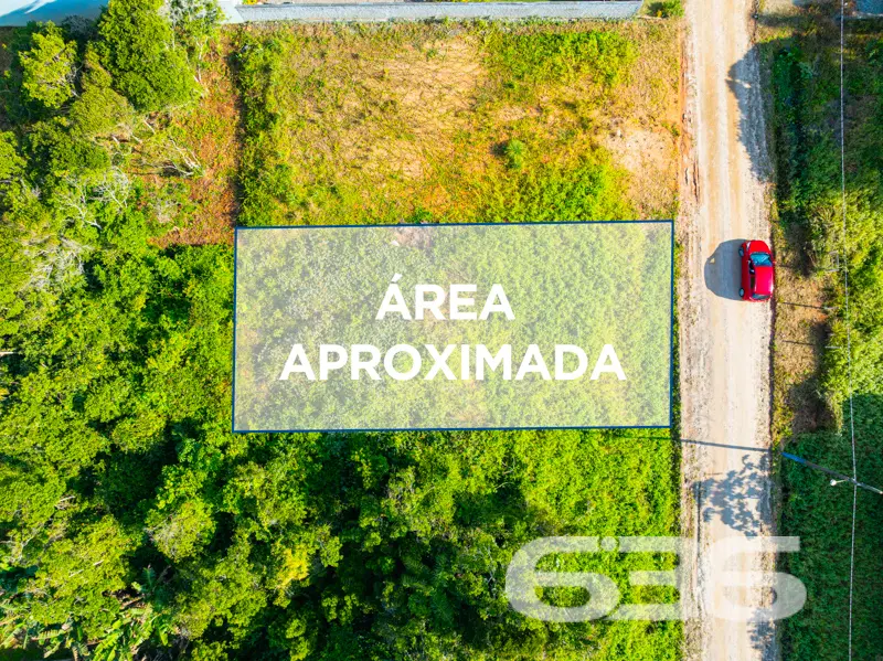 Terreno plano a 170 metros do mar no bairro Salina
