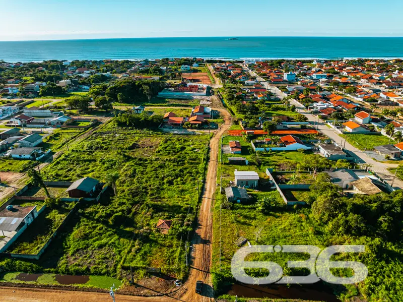 Terreno à venda no bairro Salinas, em Balneário Ba