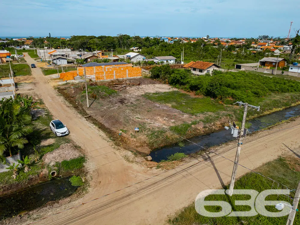 AMPLO TERRENO À VENDA NO BAIRRO SALINAS EM BALNEÁR