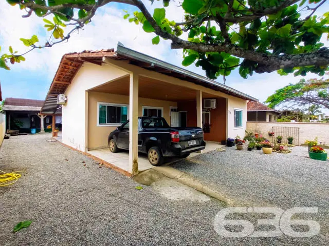 DUAS CASAS EM TERRENO NO BAIRRO SALINAS - BALNEÁRI