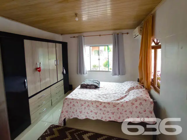 DUAS CASAS EM TERRENO NO BAIRRO SALINAS - BALNEÁRI