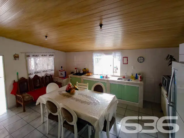DUAS CASAS EM TERRENO NO BAIRRO SALINAS - BALNEÁRI