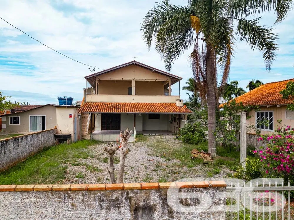 SOBRADO AMPLO NO BAIRRO SALINAS, PERFEITO PARA INV