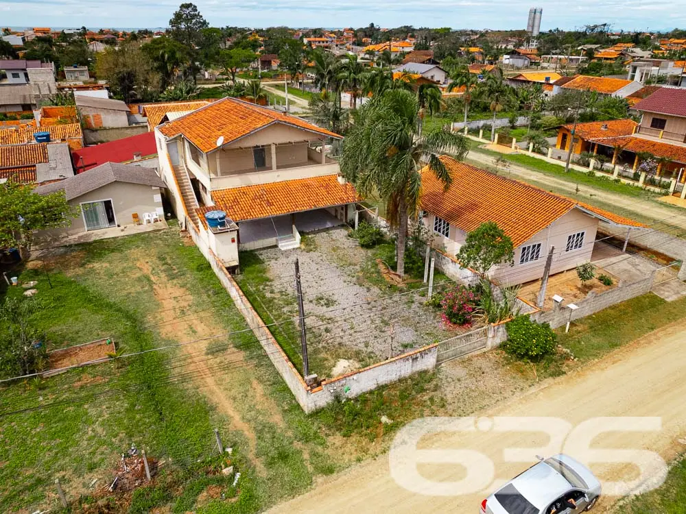 SOBRADO AMPLO NO BAIRRO SALINAS, PERFEITO PARA INV