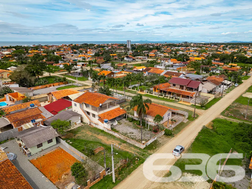 SOBRADO AMPLO NO BAIRRO SALINAS, PERFEITO PARA INV