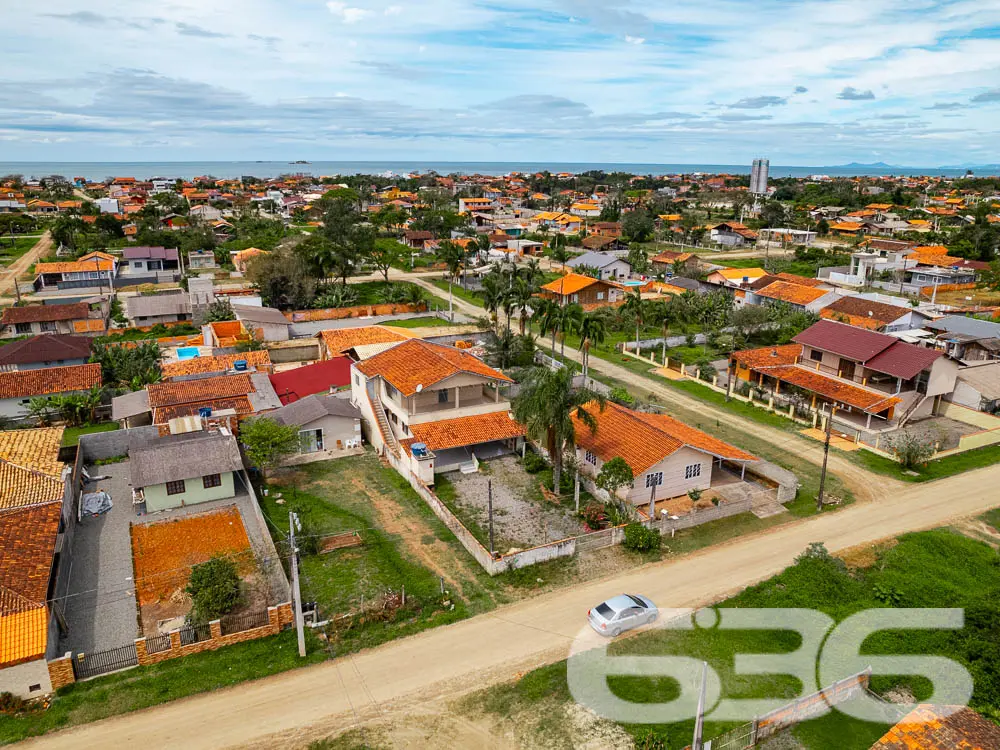 SOBRADO AMPLO NO BAIRRO SALINAS, PERFEITO PARA INV