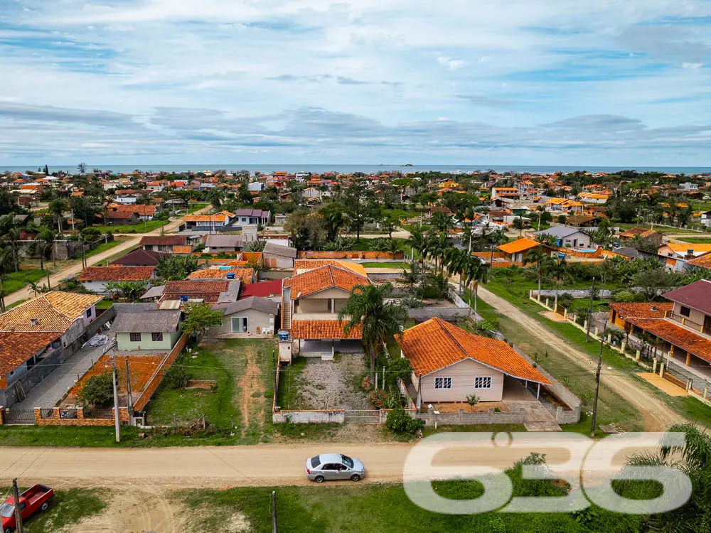 SOBRADO AMPLO NO BAIRRO SALINAS, PERFEITO PARA INV