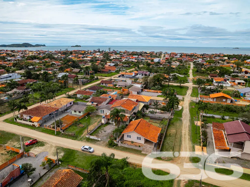 SOBRADO AMPLO NO BAIRRO SALINAS, PERFEITO PARA INV