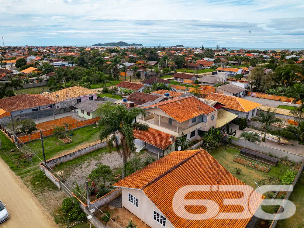 SOBRADO AMPLO NO BAIRRO SALINAS, PERFEITO PARA INV