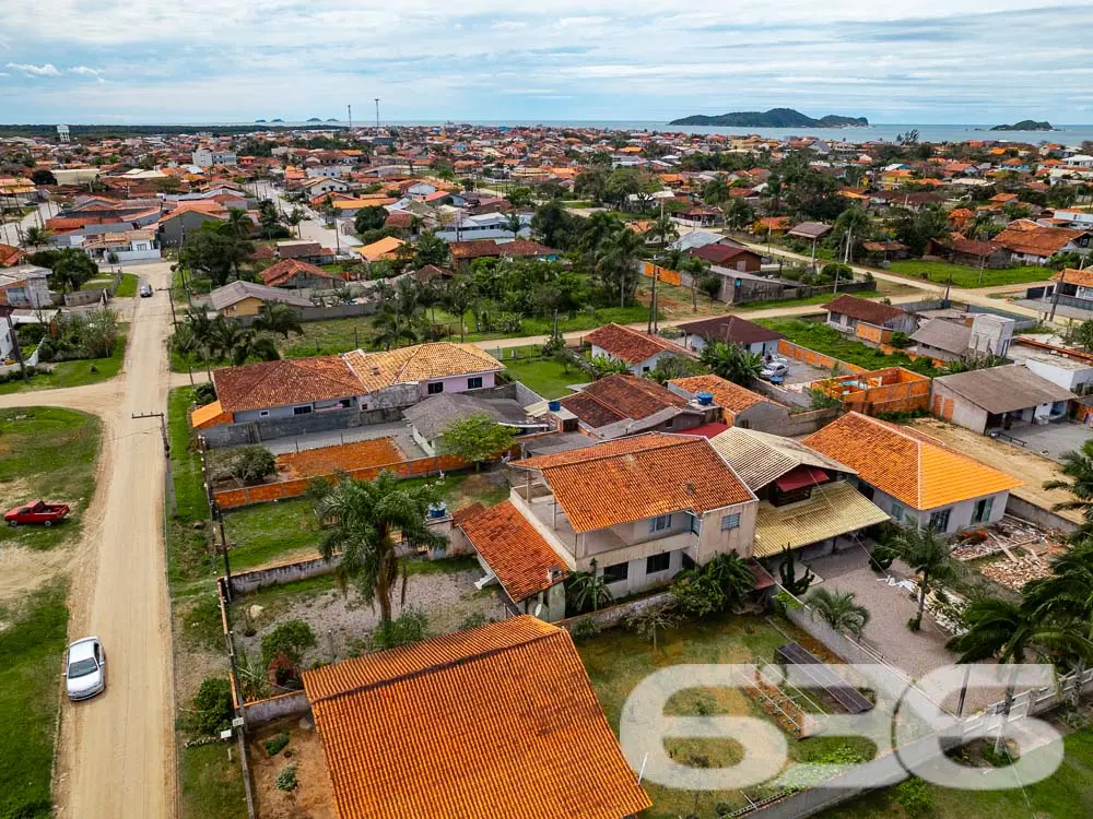 SOBRADO AMPLO NO BAIRRO SALINAS, PERFEITO PARA INV