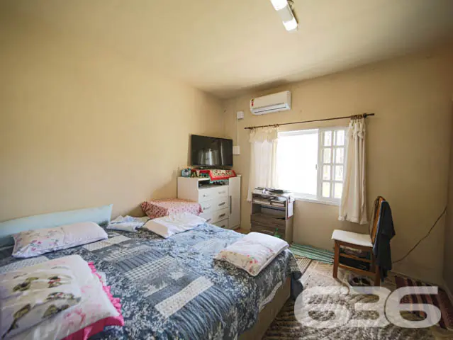 BELÍSSIMA RESIDÊNCIA COM 2 SUÍTE E MAIS 3 QUARTOS