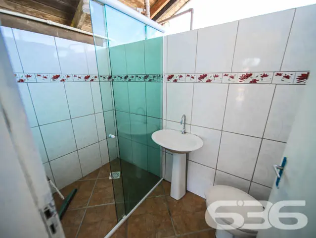 BELÍSSIMA RESIDÊNCIA COM 2 SUÍTE E MAIS 3 QUARTOS