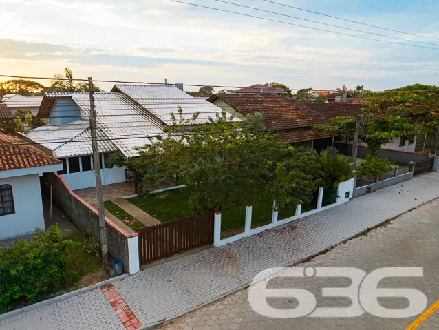 EXCELENTE CASA PERTO DA PRAIA EM BALNEÁRIO BARRA D