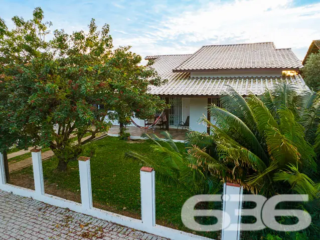 EXCELENTE CASA PERTO DA PRAIA EM BALNEÁRIO BARRA D