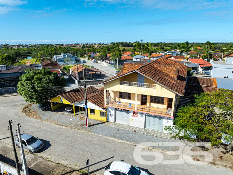 Uma esquina histórica com múltiplas possibilidades