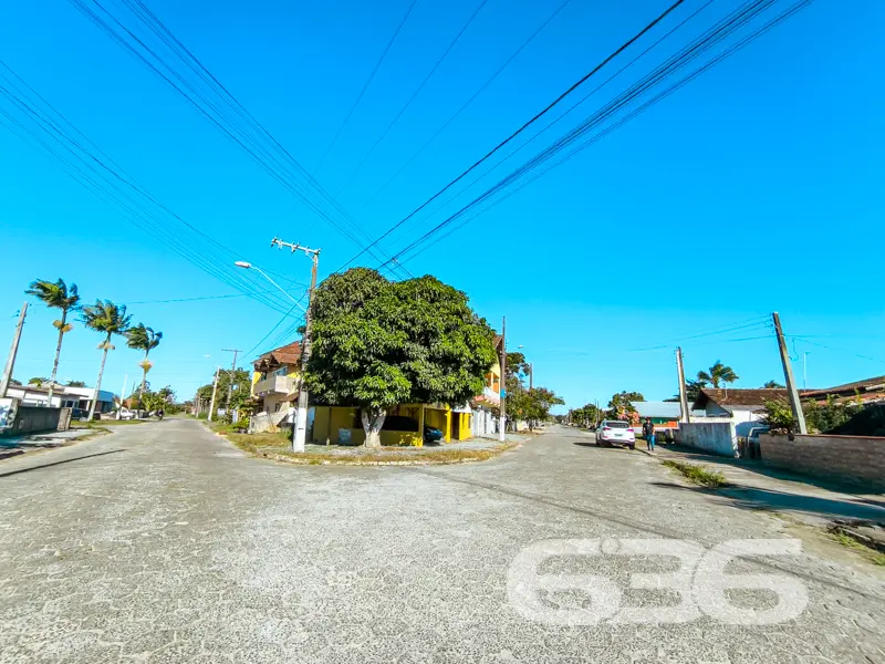 Uma esquina histórica com múltiplas possibilidades