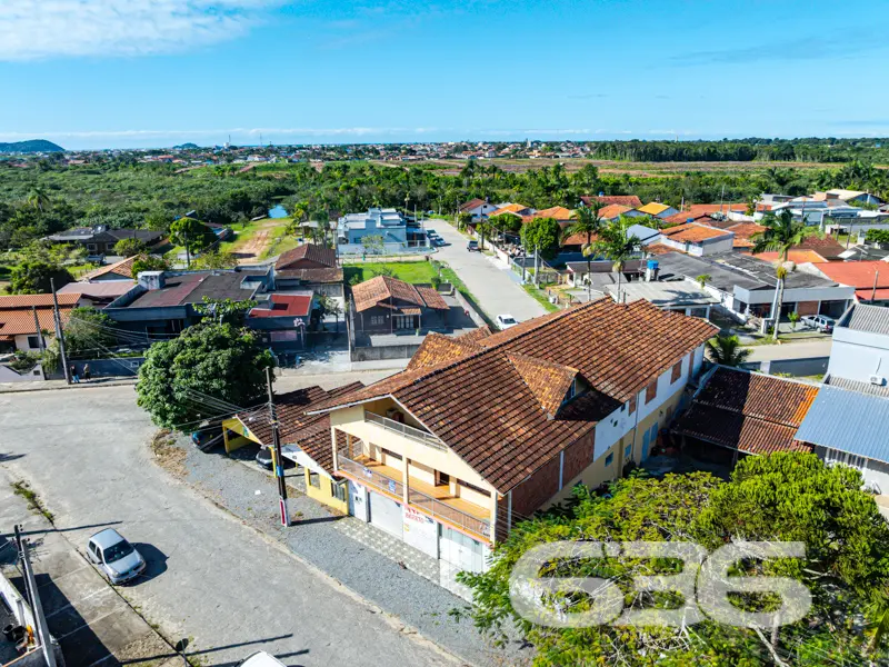 Uma esquina histórica com múltiplas possibilidades