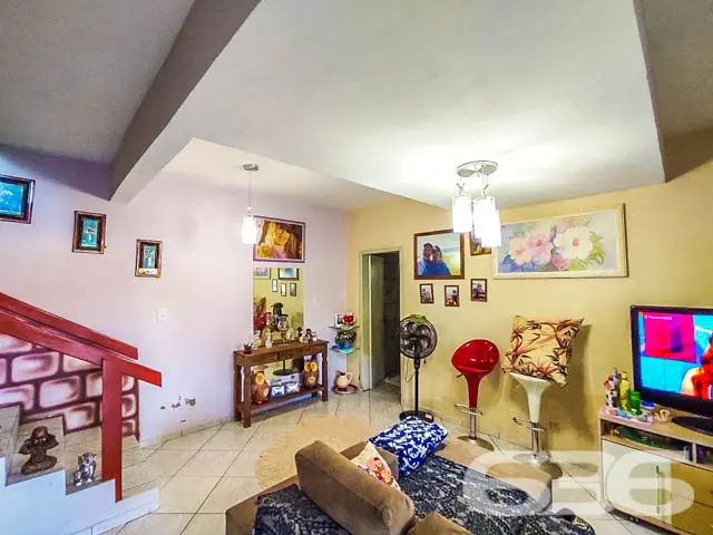 VENDE-SE SOBRADO COM 4 QUARTOS NO BAIRRO COSTEIRA