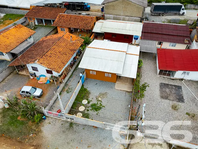PROPRIEDADE COM DUAS CASAS NO BAIRRO COSTEIRA
Apr