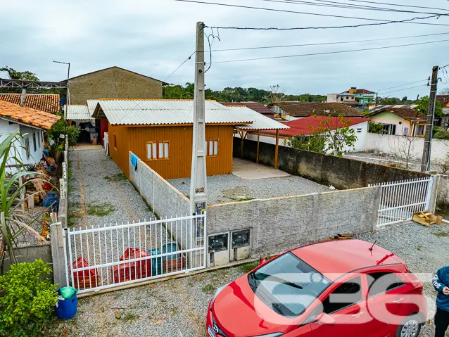 PROPRIEDADE COM DUAS CASAS NO BAIRRO COSTEIRA
Apr