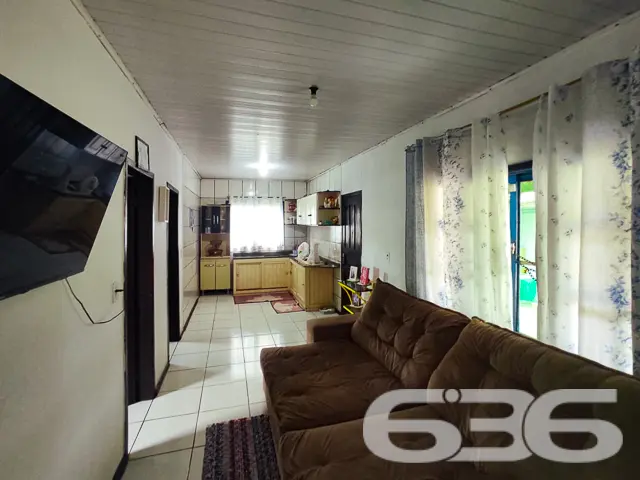 CASA COM AMPLO QUINTAL E PERTINHO DA PRAIA EM BALN