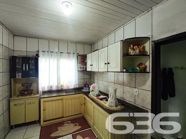 CASA COM AMPLO QUINTAL E PERTINHO DA PRAIA EM BALN