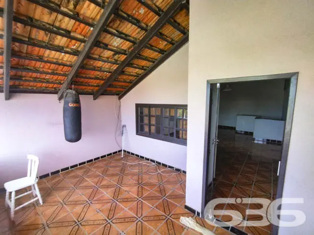 OPORTUNIDADE DE CASA COM 7 QUARTOS EM BALNEÁRIO BA