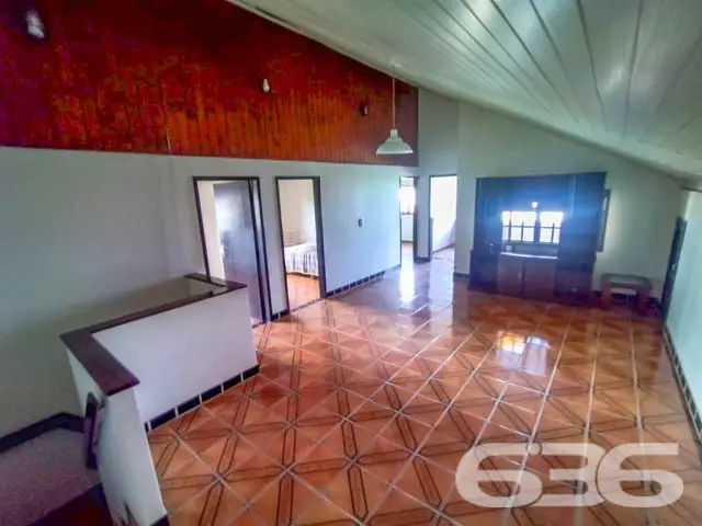 OPORTUNIDADE DE CASA COM 7 QUARTOS EM BALNEÁRIO BA