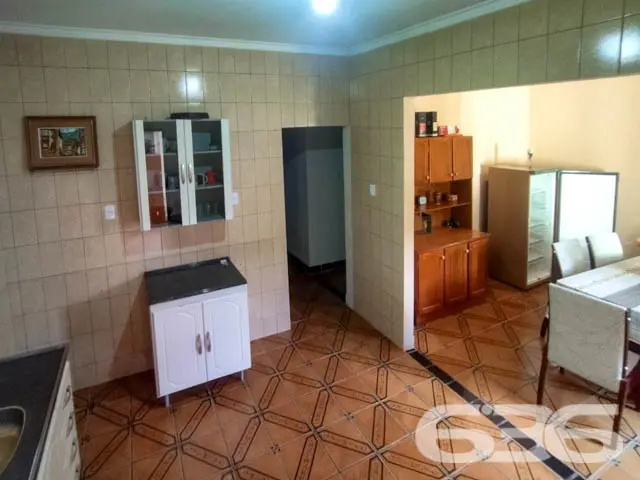 OPORTUNIDADE DE CASA COM 7 QUARTOS EM BALNEÁRIO BA