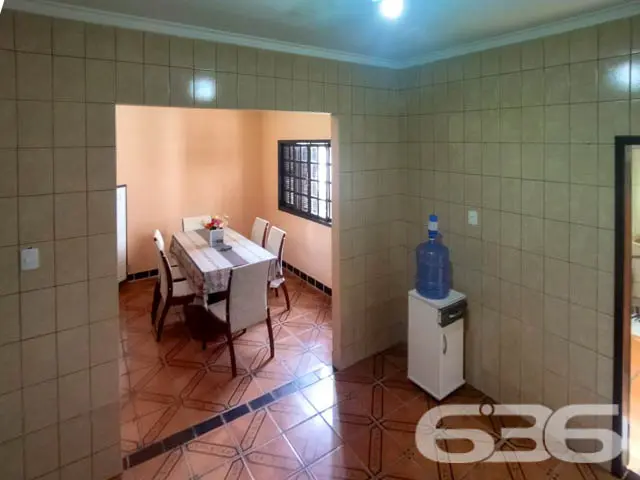 OPORTUNIDADE DE CASA COM 7 QUARTOS EM BALNEÁRIO BA
