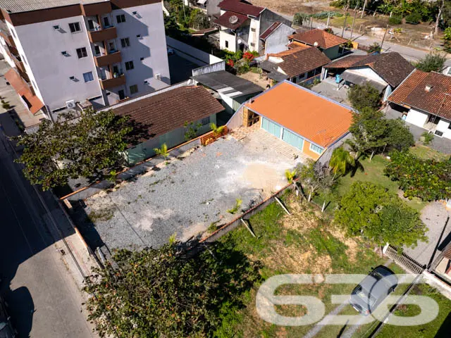OPORTUNIDADE DE IMÓVEL A 50 METROS DA LAGOA NO BAI