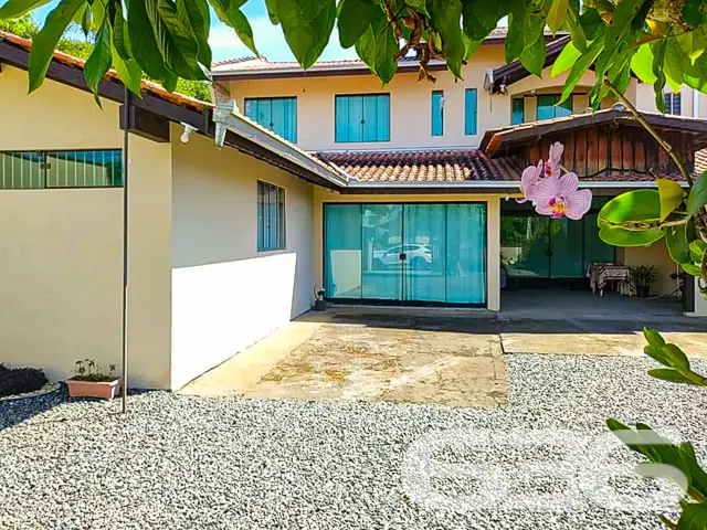 Residência Moderna em Balneário Barra do Sul - Per