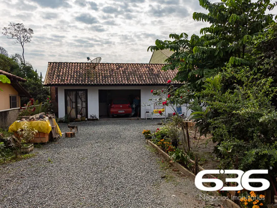 CASA À VENDA NO CENTRO, EM BALNEÁRIO BARRA DO SUL