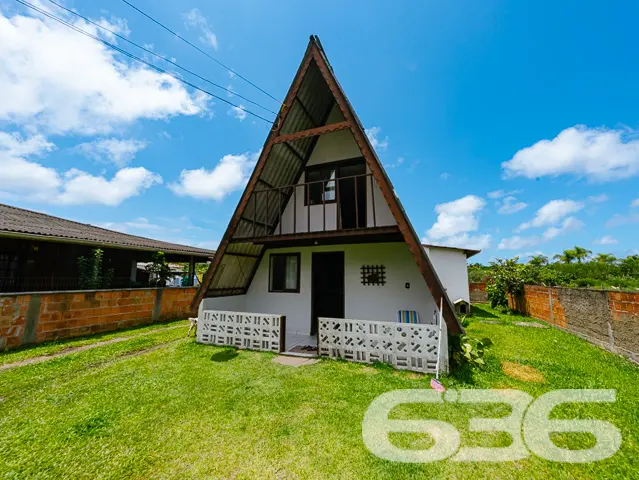 VENDE-SE CHALÉ COM ACESSO AO RIO E AMPLO TERRENO N