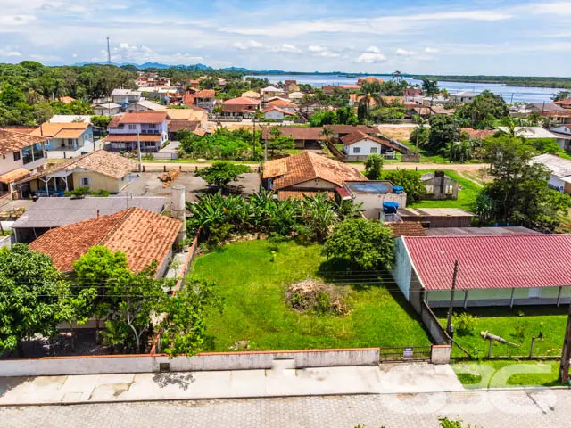 Terreno em Barra do sul apenas 260 metros da lagoa